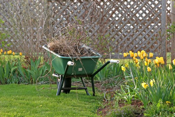 Flower Bed Cleanup Service in Poulsbo