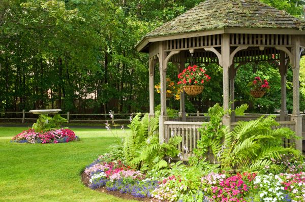 Backyard Landscaping Service in Poulsbo